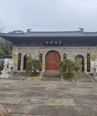 ����������ɽ��˳�����˱����£������Ե�ɽ�ܻ�������