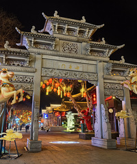 ˮͤ��ʯ��·�����������լԺ�������Ķ��ǹŷ��Ƭ