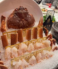 ��ҹ�� ��ɫ�ˣ���Ҷз������ʨ��ͷ