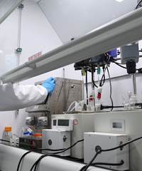 ̨���徭������ĬĬ������У�