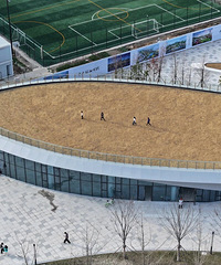 9��ƽ���ף�������һ��԰��������