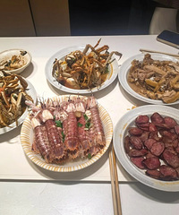 ���޹˼����ƣ�̨��С�ﲻͣŻ�»�����Ѫ˿�����ѻ��˽�����ҽ