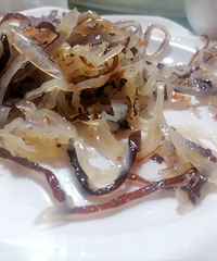 �����¾�������ʮ�����ˣ�����Ƥ����պ��������