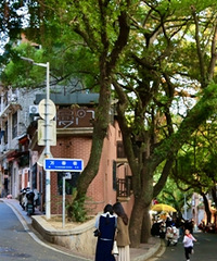 �ųƸ���������ת�ǣ�ͦ�������򿨵�