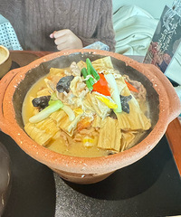 С��Ϫ�����ˣ��׷���ͦ�õģ�С����跹��Ӧ����ͦ�óԵ�