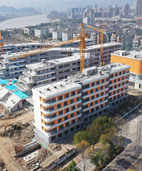 �ٺ�¹�����ʽ���ѧУ�ܽ����Ѵ�70%��