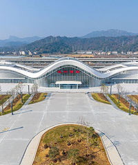 ����ڶ�������վ�����ˣ�4�£�������·���½���