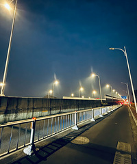 �ܲ���������һ��ɽ����·�����߽����������۵Ĺ��ޣ�