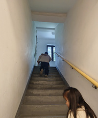 Ϊ��һ�뷬�Ѽ����棬��������9��¥��