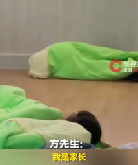 �׶�԰С���ѹ����ӿ��ﱻ��ʦץ��