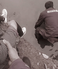 ��ˮ�������ؿڣ�Ů��ȴ�����ϰ�����������һ������