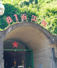 �ڸ���ס�º����һ�£� ������8���������㽭�ο�����Ʊ