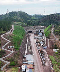 ���������ǰ��ͨ��̨��������·��ͨ���ٽ�һ��