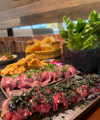 �������