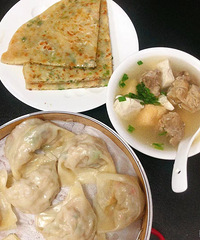 �ٺ���������ƫ�ͣ�ζ���Ƚ��嵭