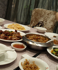 "带鱼饭,带鱼饭,它在招手喂~~~"