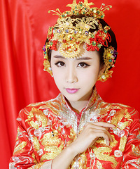 羽毛造型的新娘妆,很有心意~