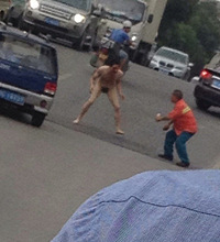 温州西四街又现裸男