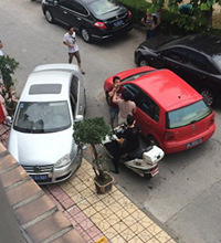 乱停车还想打人?