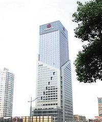 "华盟商务广场130平电梯口全新精装修价格美丽"