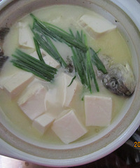 私房菜!鲫鱼豆腐汤 教你做出营养珍馐