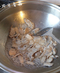 【敢4队】爱铥厨房——肉片香菇