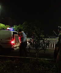 <爆料>萧山第一奇闻——醉酒驾驶巧遇交警,奇葩跳水逃离来回游荡