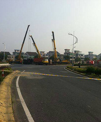 党山高架桥发生槽罐车侧翻,引发多条道路大堵车