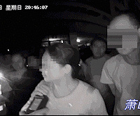 “戏精”女司机演到自己都笑场
