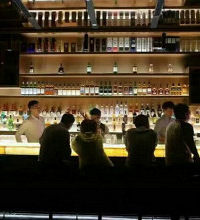 马云开酒吧了!去捧场不?