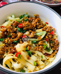 好吃到原地爆炸的肉酱面