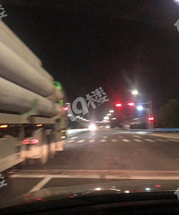 凌晨,瓜沥小伙拍下这可怕一幕