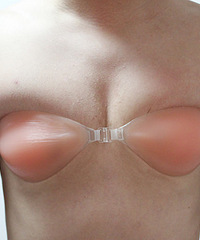 "更新:哪种乳贴效果好?3号男模羞射了,胸虽小点,但沟还是有的