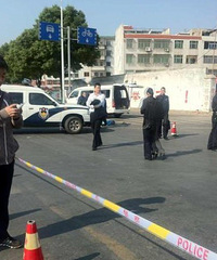 义乌凯吉路发生一起命案,年轻人被砍死 左耳被削去一半 多图