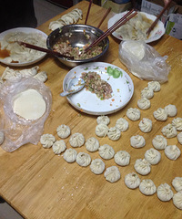 《心心社试吃报名》饺子皮做的包子,煮包子吃