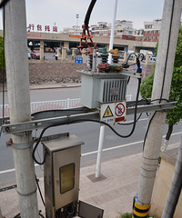 "高压电塔对孕妇有影响吗?急"