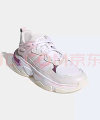 阿迪达斯女靴
