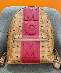 MCM 限量款棕色大logo双肩背包
