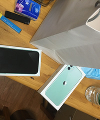 一个全新的,iphone11,绿色64g