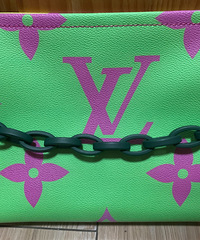 全新某V同款拼色手拿包