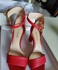 ������˹��Ů����Ь��200Ԫ����