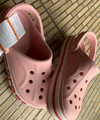 crocs����Ьȫ��100Ԫת��