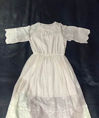 ��ɫ����ȹ��ֻ����һ�Σ�S��