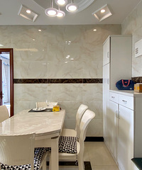 �山����ͷ�£�����С������װ���������ס�������