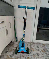 ת��
