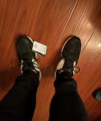 ���ߵѣ�����ͷ��ţƤ���׻��˶�Ь