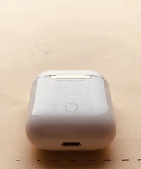 ���ڱ�Airpods��������