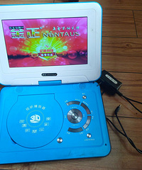 ����������100�飬���õ�أ����Բ���DVD��USB�ӿڣ���