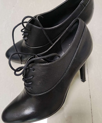 ȫ�º�ɫ �߸�Ь