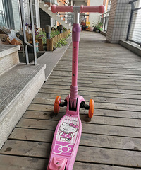 Hellokitty��ͯ�ſ������ֿ��۵����峵ת��